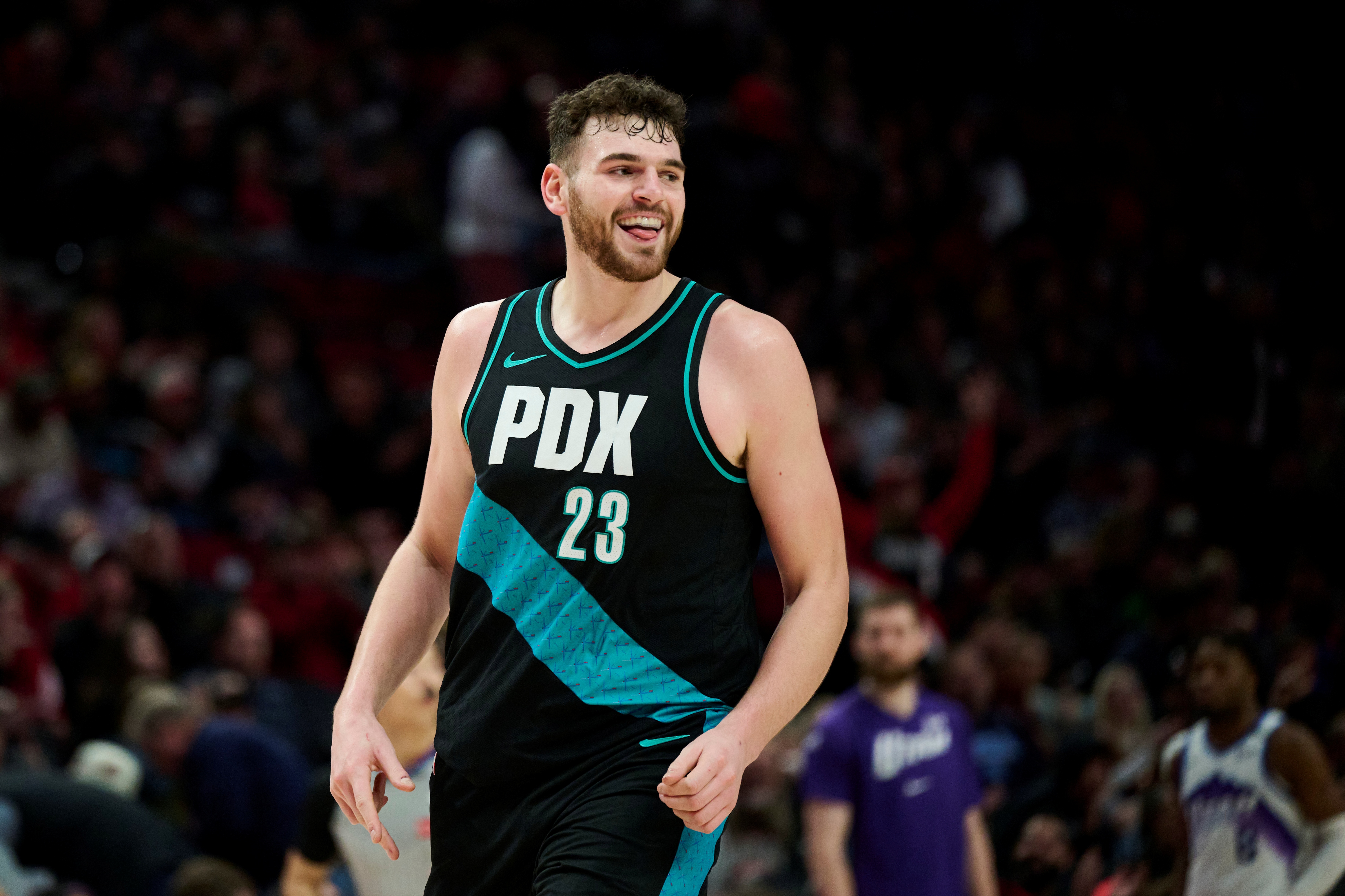 星空体育入口-斯普利特：克林根的表现有起伏 但他护筐和篮板很强 终结也有进步