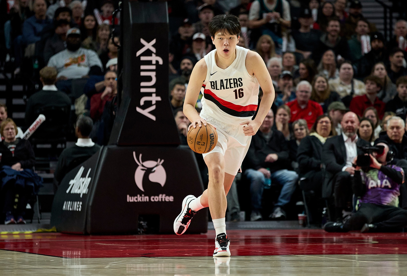 星空体育下载-7天6赛！杨瀚森工作室：追赶太阳的人继续冲 奔波是未来的勋章