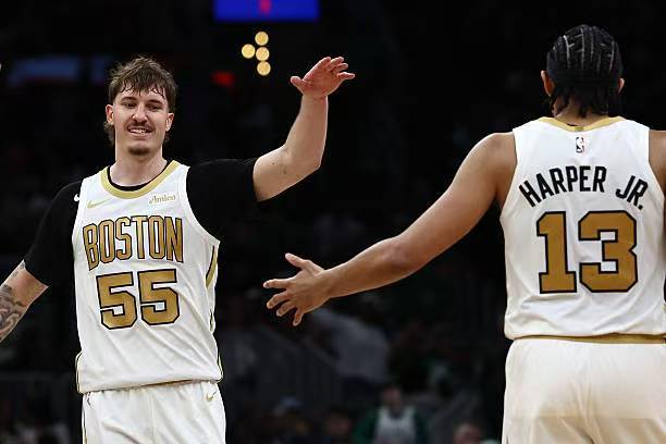 星空体育入口-打出生涯最佳之战！凯尔特人侧翼新星有能力成为一名持球大核？