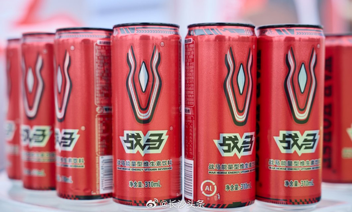 星空体育下载-长沙球场青春飞扬,球员驰骋绿茵诠释热爱|奔跑|战马|能量|马力|绿茵场_新浪体育_新浪新闻